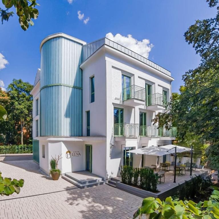 Luna Residence