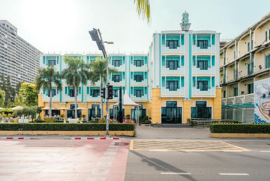 Wave Hotel Pattaya