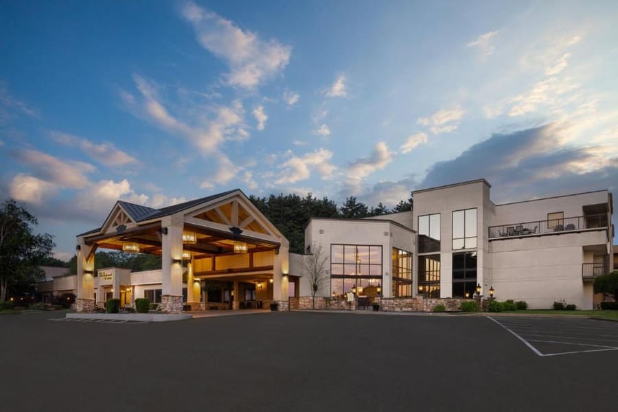 Holiday Inn Resort Lake George by IHG