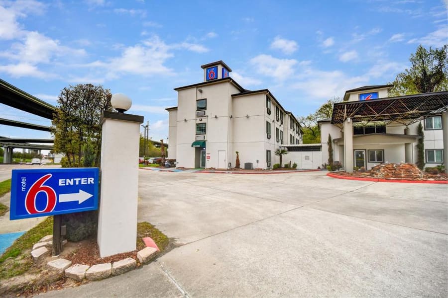 Motel 6 Humble, TX - Houston International Airport