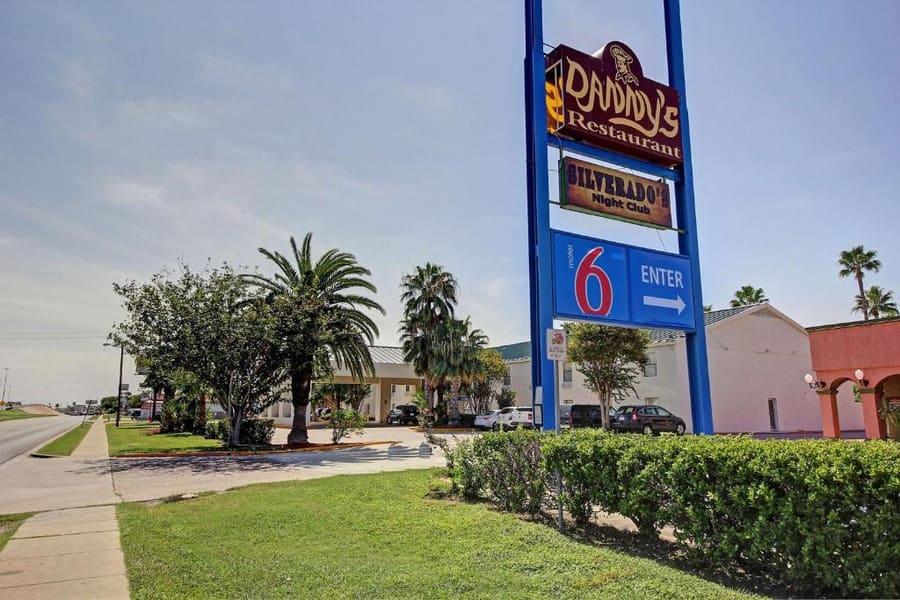 Motel 6-Laredo, TX - North I-35