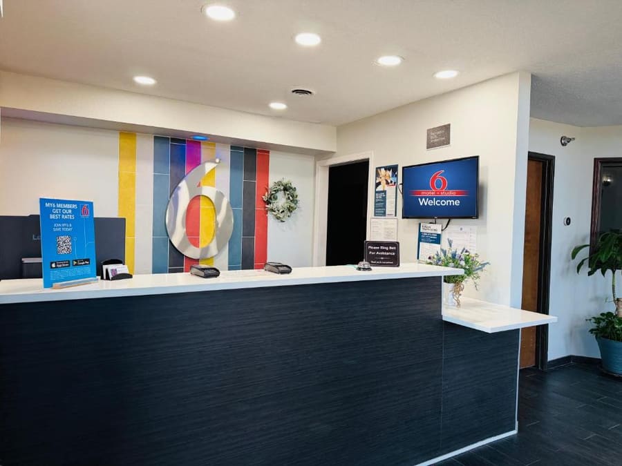 Motel 6 Elkhart, IN
