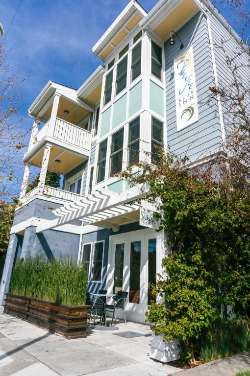 Pacific Blue Inn