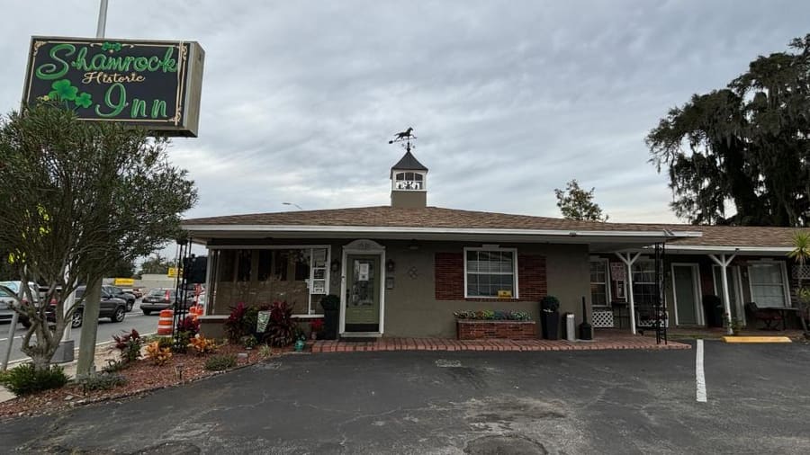 Shamrock Cove Inn