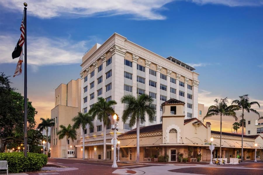 The Banyan Hotel Fort Myers, Tapestry Collection by Hilton