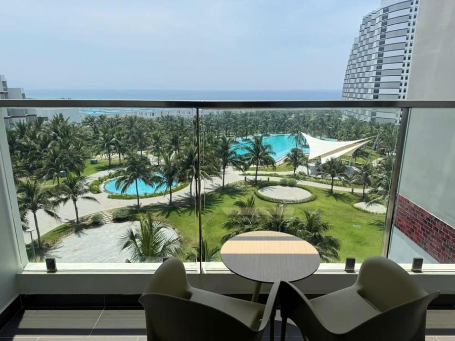 Arena Cam Ranh Seaview - Near Airport