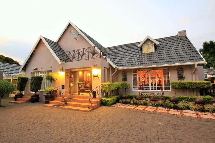 Avalon Guest Manor