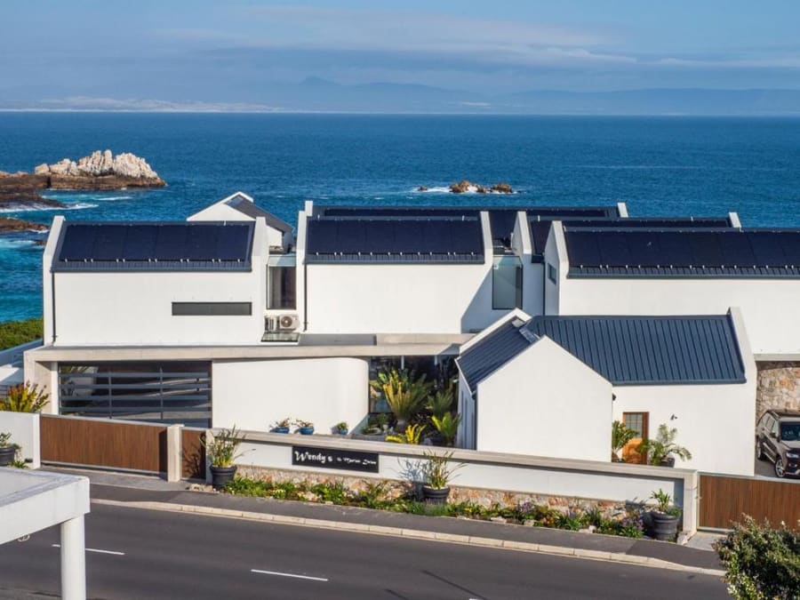 Boutique Ocean Views - incorporating Wendy's